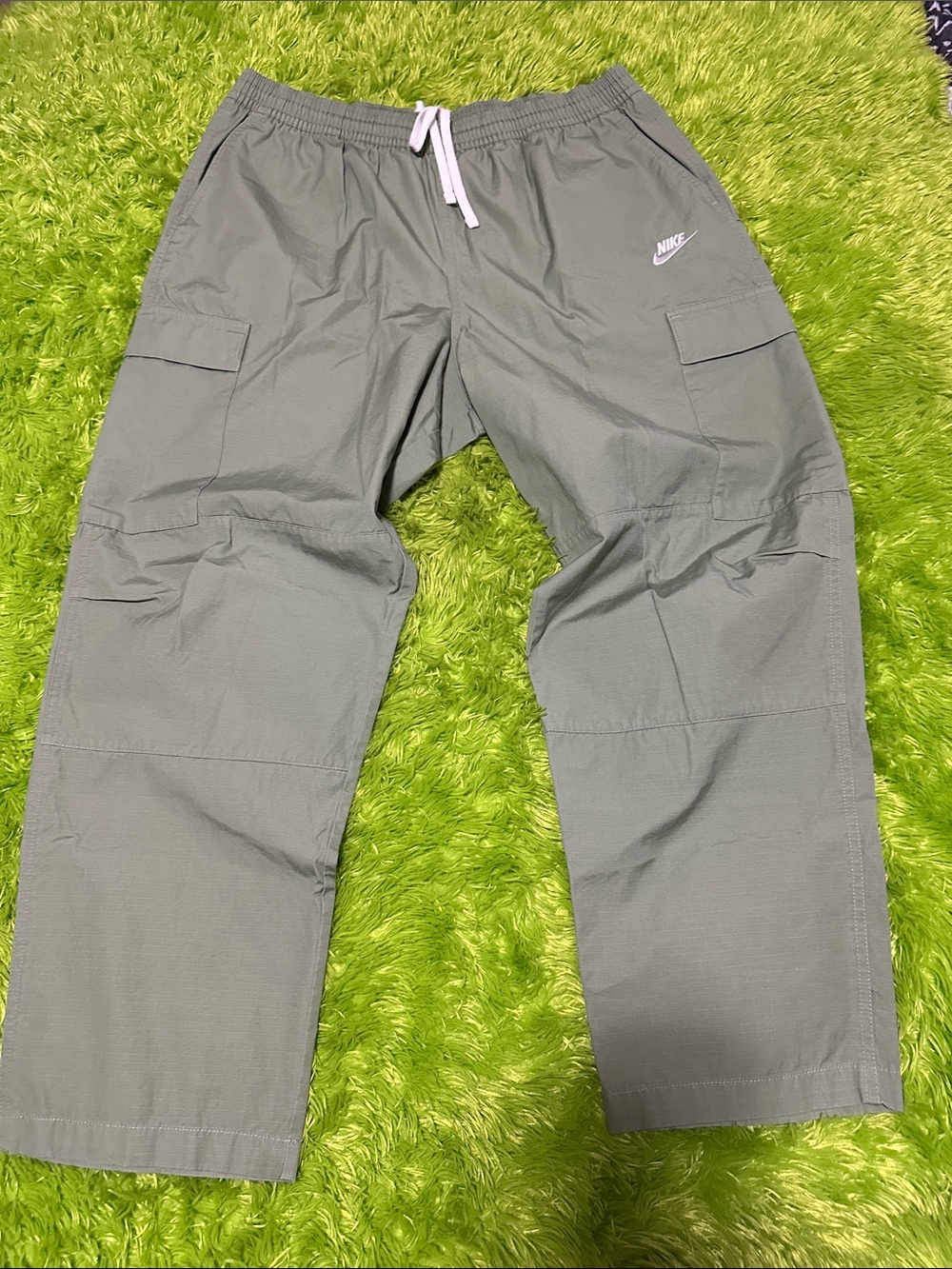Nike (XL) Men's Olive Green Cargo Pants with Drawcord Waist